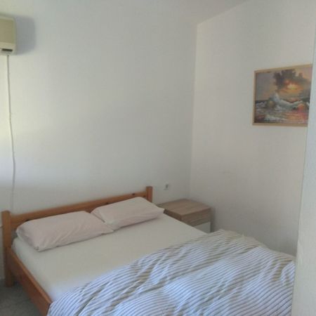 Roula'S Rooms Aegina 外观 照片