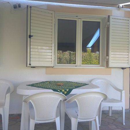 Roula'S Rooms Aegina 外观 照片